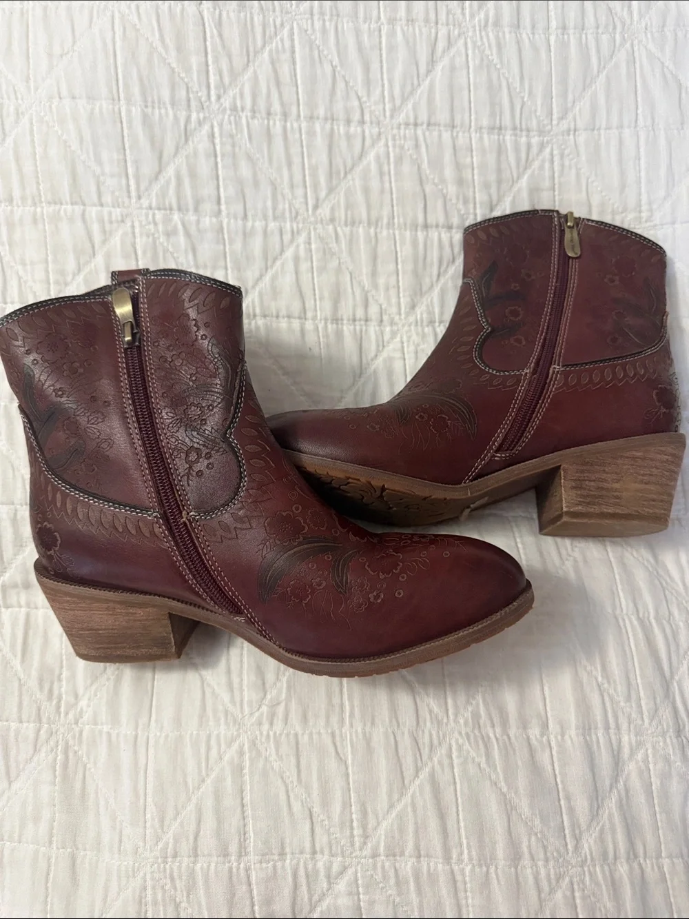 Women’s L’Artiste Galop Embossed Ankle Booties in Burgundy - Size 38 (7 1/2)